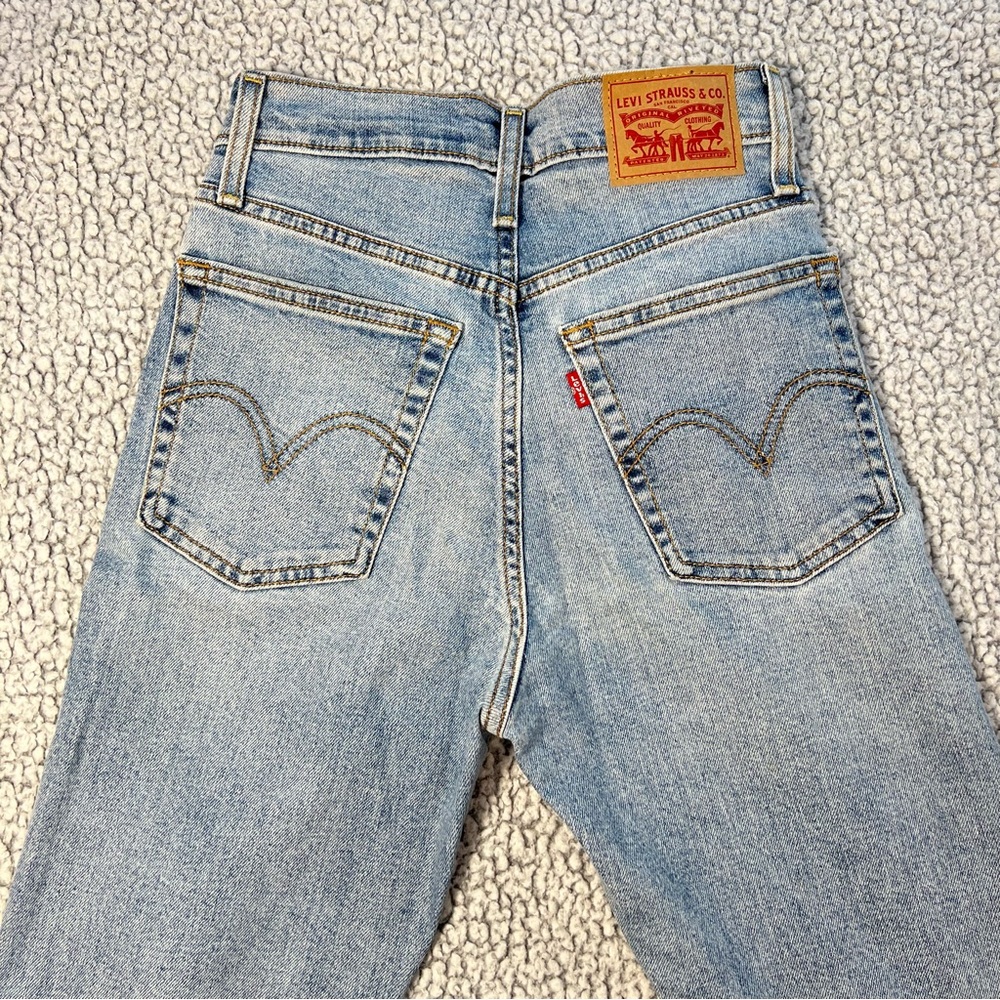 Levi’s Wedgie Straight Jeans Size 24